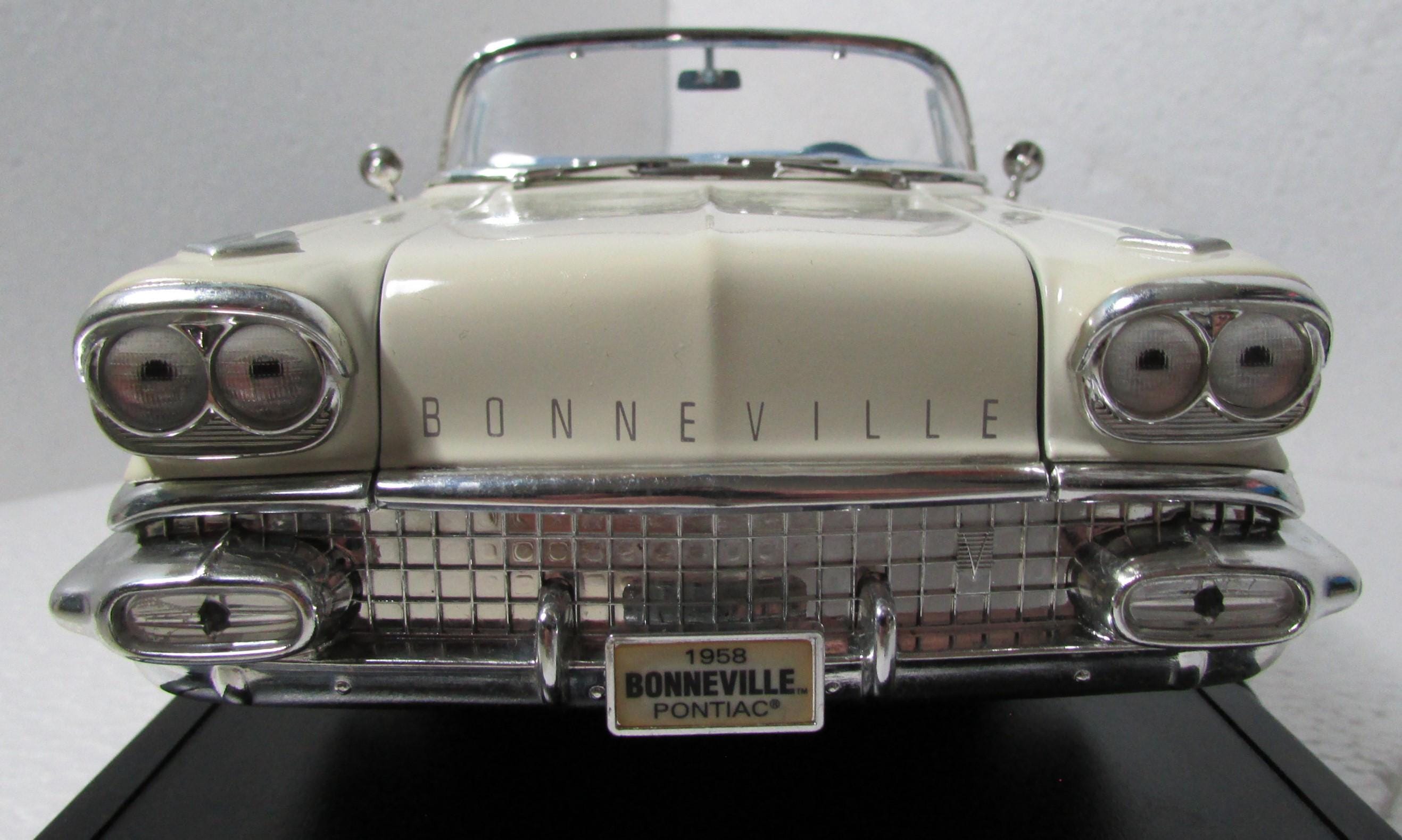 フランクリンミント 1/43? 1957 ポンティアック ボンネビル