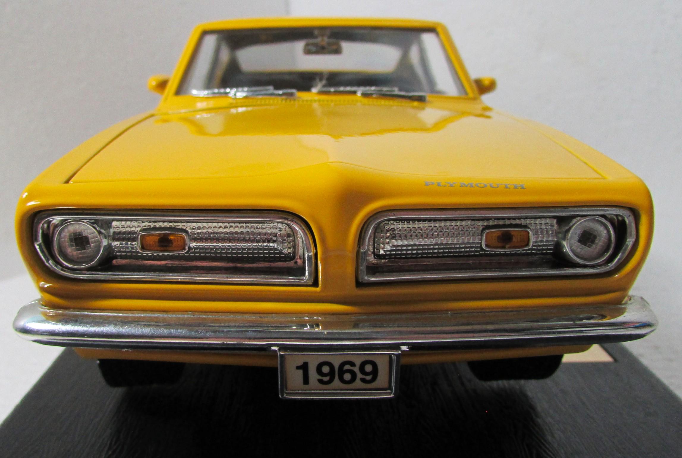 Vintage Road Legends, 1969 Plymouth Barracuda 1:18 Scale