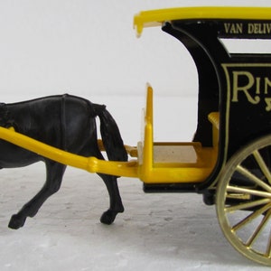 Vintage Lledo Ringtons Tea, Horse Drawn Delivery Van. #PM108001  1:76 Scale.