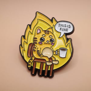 Das ist ein feines Meme Katze & Hund House on Fire Meme Lustige Emaille-Pins Cat meme