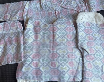 Recién nacido a 3 meses Bebé Nepali Dhaka Bhoto set/Hecho en Nepal/ Muslin & Cotton made/Cotton Daura Surwal Bhoto Set