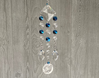 Small Urn with Fairies, Suncatcher for keepsake Ashes or Hair. Memorial Suncatcher.