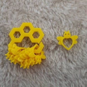 3D Printed Bee Stitch Markers