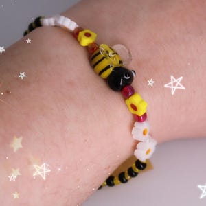 Bumble Bee Glass Bead Flowery Bracelet - Handmade Jewelry - Made in the USA!