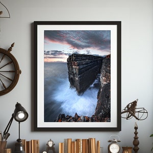Pilares marinos de Loop Head en el condado de Clare: vista del atardecer desde los acantilados junto al faro - Impresión fotográfica