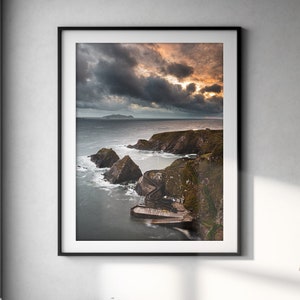 Stampa artistica murale irlandese, fotografia del molo di Dunquin nella contea di Kerry sulla Wild Atlantic Way. Stampa artistica murale irlandese su carta di qualità museale