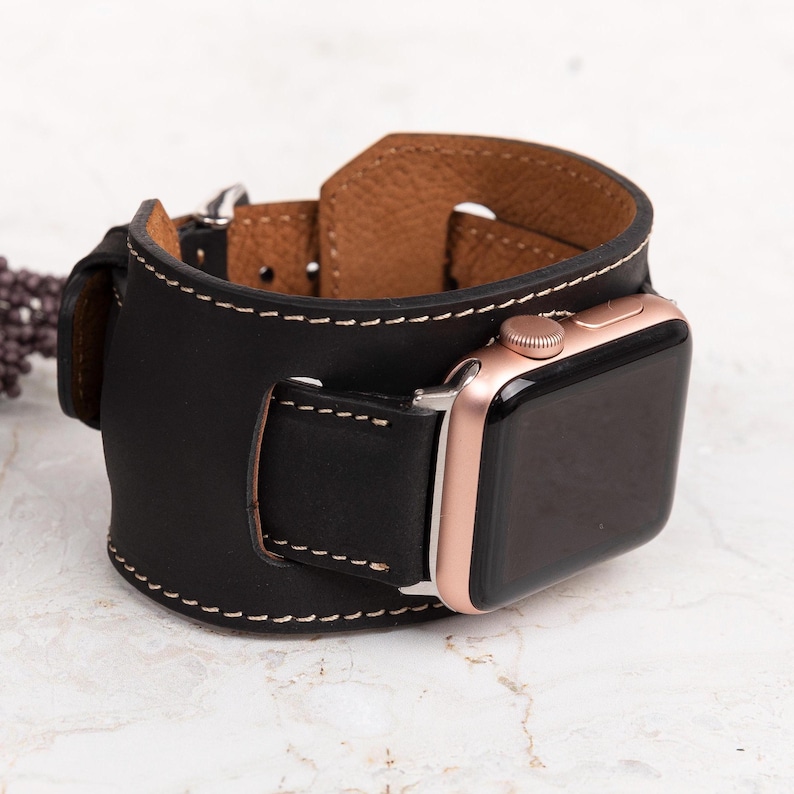 Cinturino per orologio in pelle personalizzato fatto a mano, cinturino personalizzato con incisione per uomo e donna, cinturino per orologio in pelle in stile vintage, Apple Watch 11 immagine 2