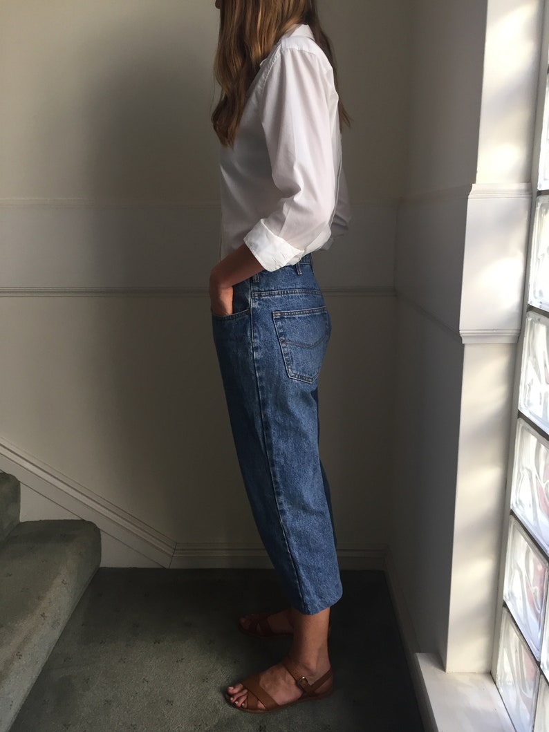 Size 33 Vintage Boyfriend Blue Cropped Denim Jeans