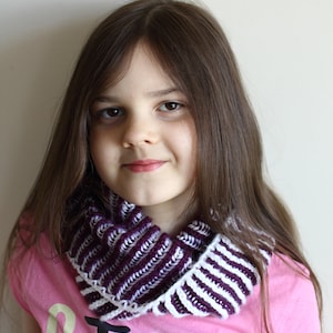 PDF Knitting Pattern, knit scarf pattern, knit cowl pattern, brioche cowl, easy knitting pattern, ribbed neck warmer, two color worsted yarn