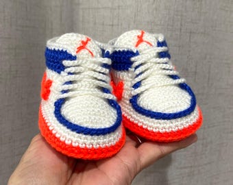 Baby Sneakers / NY Knicks  3-6 months