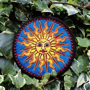 Sun Circlular Embroidered sew/iron-on patch - Helios Ra Horus Solar Sol Sulis Belenos Sunny Pagan Hippy Spiritual Embroidered Patch