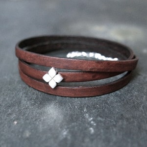 Leather wrap bracelet Flower slider dark brown silver plated image 3