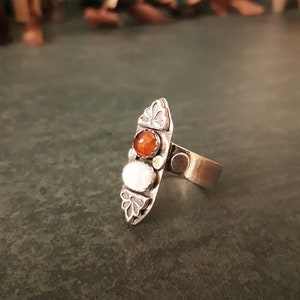 Red Garnet and Mother of Pearl Boho Gemstone Ring Size S3/4 T image 8