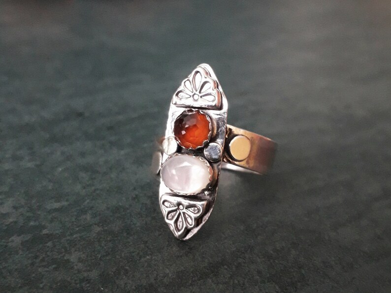 Red Garnet and Mother of Pearl Boho Gemstone Ring Size S3/4 T image 1