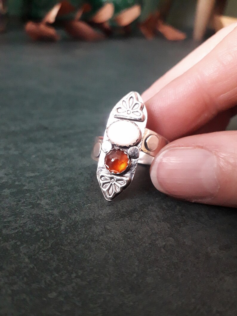 Red Garnet and Mother of Pearl Boho Gemstone Ring Size S3/4 T image 5