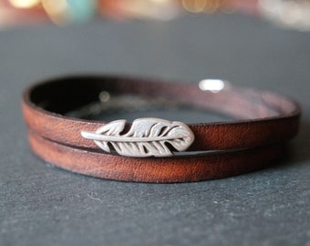 Leather wrap bracelet - feather silver plated brown