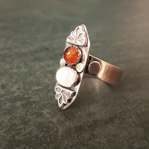 Red Garnet and Mother of Pearl Boho Gemstone Ring Size S3/4 T image 9