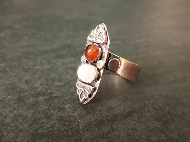 Red Garnet and Mother of Pearl Boho Gemstone Ring Size S3/4 T image 9