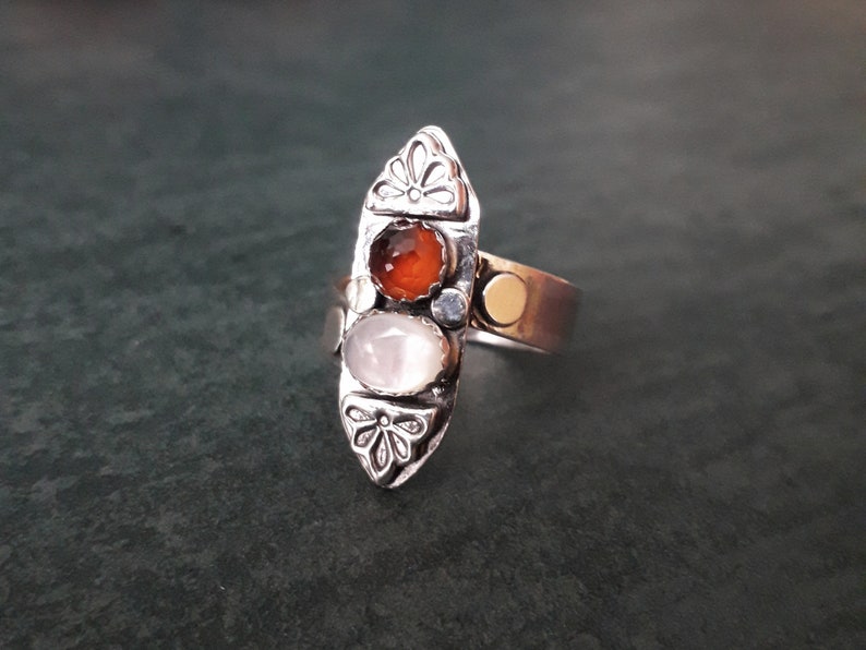 Red Garnet and Mother of Pearl Boho Gemstone Ring Size S3/4 T image 3