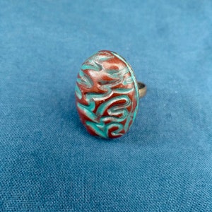 Bague ovale, collection Rebecca en pâte polymère, couleurs bronze et turquoise montée sur anneau couleur bronze image 1