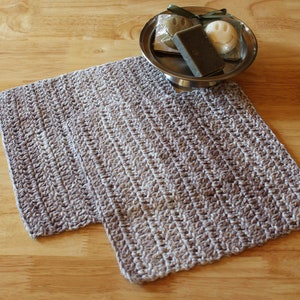 Crochet Washcloth Set. image 3