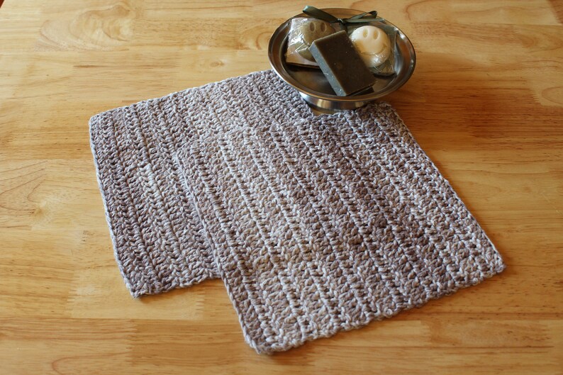 Crochet Washcloth Set. image 3