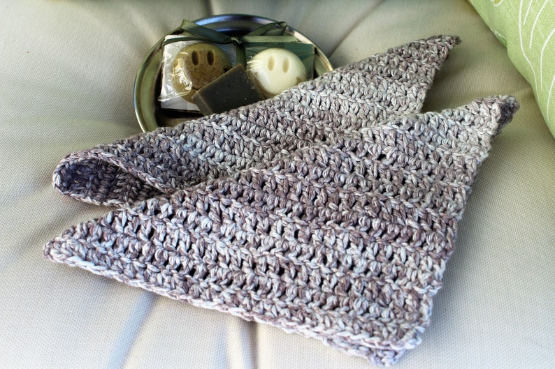 Crochet Washcloth Set. image 1