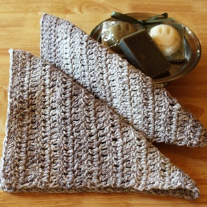 Crochet Washcloth Set. image 2