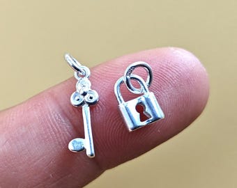 Sterling Silber Schlüssel und Schloss Charm Mit Ösen Sprung Ring Helle 925 Silber Kleine Handwerk Charms Anhänger Armband Charme Fußkettchen Charme Groß