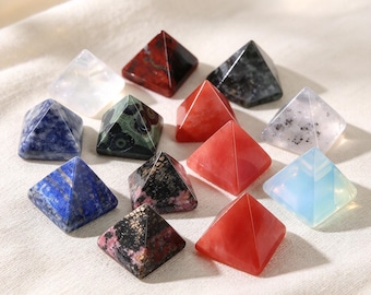 1.2'' Crystal Pyramid Bulk Gemstone Pyramid Tiger's Eye Agate Aventurine Jade Opalite Pyramid Wholesale Healing Reiki Meditation For Gift