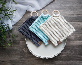Farmhouse Trivet with Wooden Ring | Modern Farmhouse Hotpad | Handmade with 100% Cotton | Crochet Kitchen Accessory