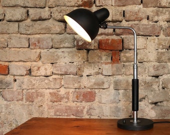 Lámpara de mesa Kaiser Idell 6607 en cromo negro * cúpula en relieve * Bauhaus * años 30 * Vintage