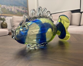 Escultura de pez de vidrio soplado artesanal vintage, Lviv (LKSF?), años 70-80 | Azul cobalto y verde lima | Pieza de colección de vidrio de estudio ucraniano