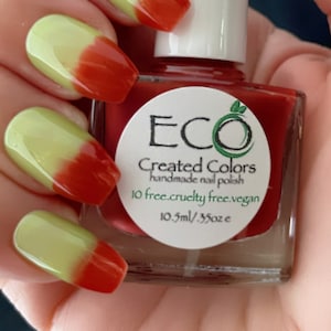 Under The Mistletoe - Red to Green Thermal Changing Nail Polish, Red Color Changing Polish
