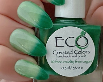 Thermal Green Nail Polish: Color Changing, Vegan & Cruelty-Free