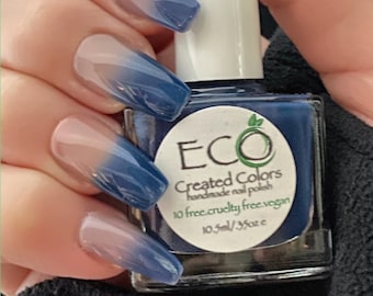 Blue Thermal Color Changing Nail Polish, Blue to Tan: Wanderer