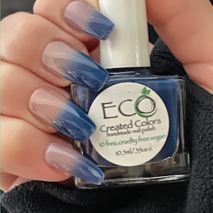 Blue Thermal Color Changing Nail Polish, Blue to Tan: Wanderer image 1