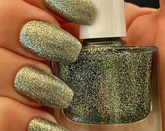 Green for the Holidays: Green Glitter Nail Polish, Vegan, Cruelty-Free Holiday Nails