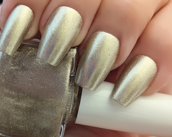 Horizon: Metallic Light Gold Nail Polish - Shimmery Manicure for Glamorous Nails, Chic Nail Art