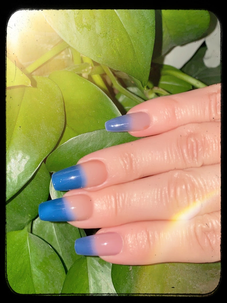 Blue Thermal Color Changing Nail Polish, Blue to Tan: Wanderer image 6