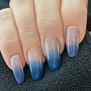 Blue Thermal Color Changing Nail Polish, Blue to Tan: Wanderer image 4