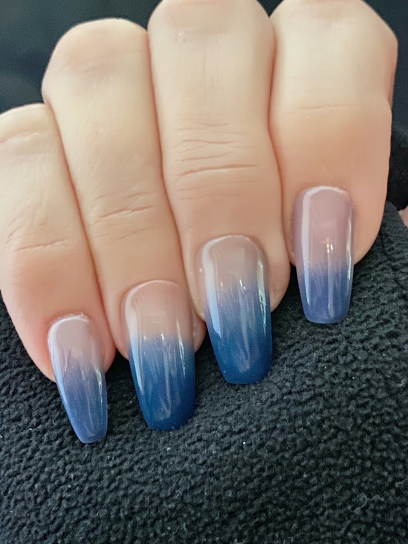 Blue Thermal Color Changing Nail Polish, Blue to Tan: Wanderer image 4