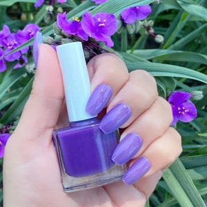 Fun in the Sun Blue to Purple Blue to Purple Photochromatic Nail Polish, Blue Color Changing Polish image 3