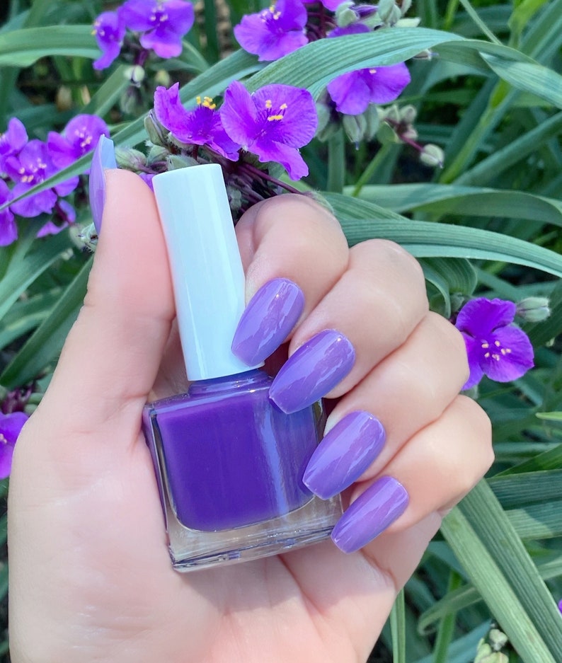 Fun in the Sun Blue to Purple Blue to Purple Photochromatic Nail Polish, Blue Color Changing Polish image 3