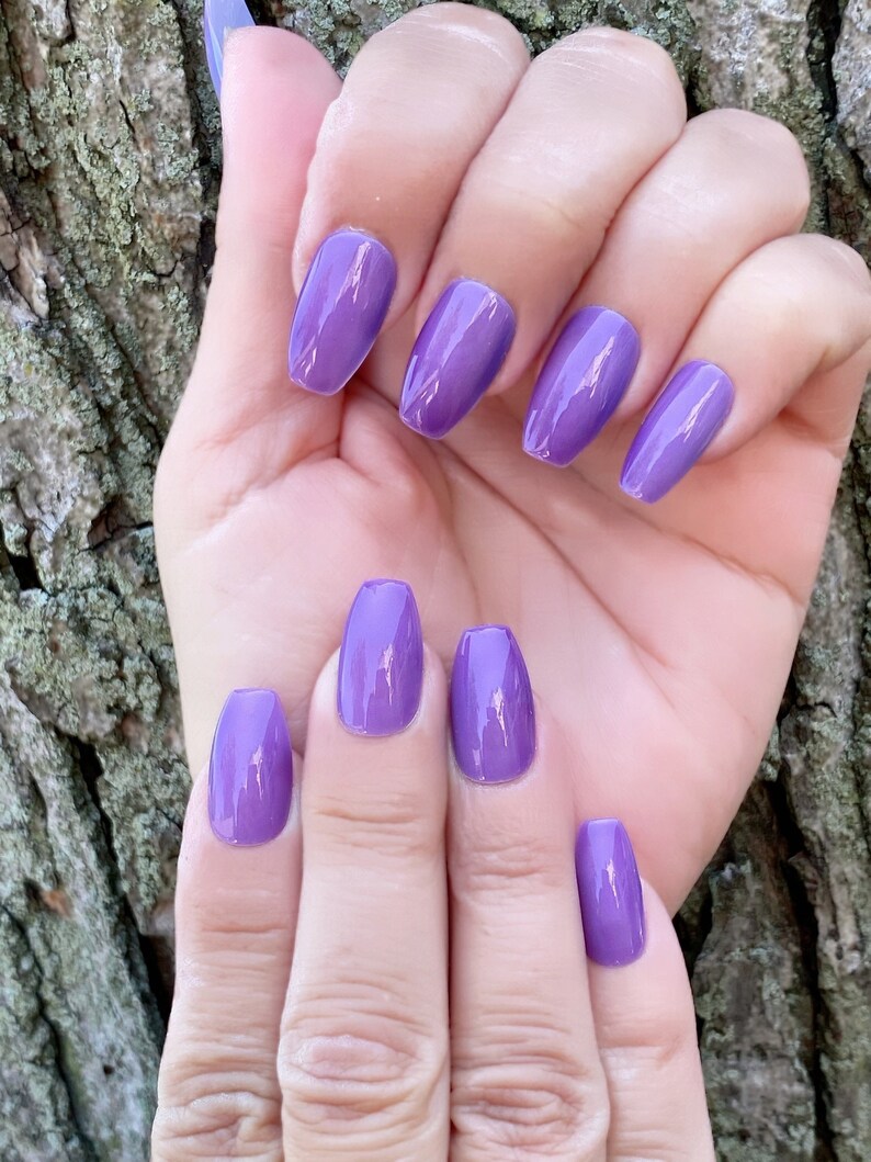 Fun in the Sun Blue to Purple Blue to Purple Photochromatic Nail Polish, Blue Color Changing Polish image 6