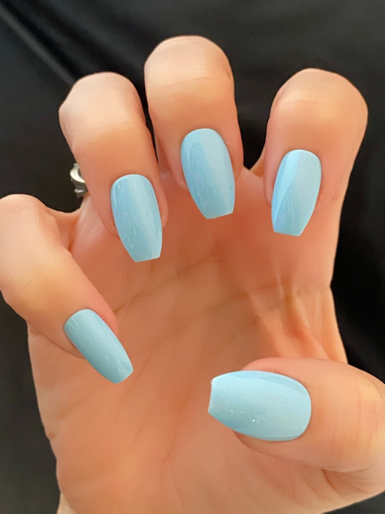 Sky Blue Nail Polish, Nail Lacquer, 10 Free Polish : Sky High image 4