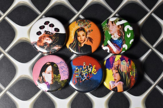 Kpop Red Velvet Pinback Button Badges 125 Irene Joy Seulgi Wendy Yeri Peek A Boo Reveluv Kpop Gift Fan Gift Gift For Kpop Fan