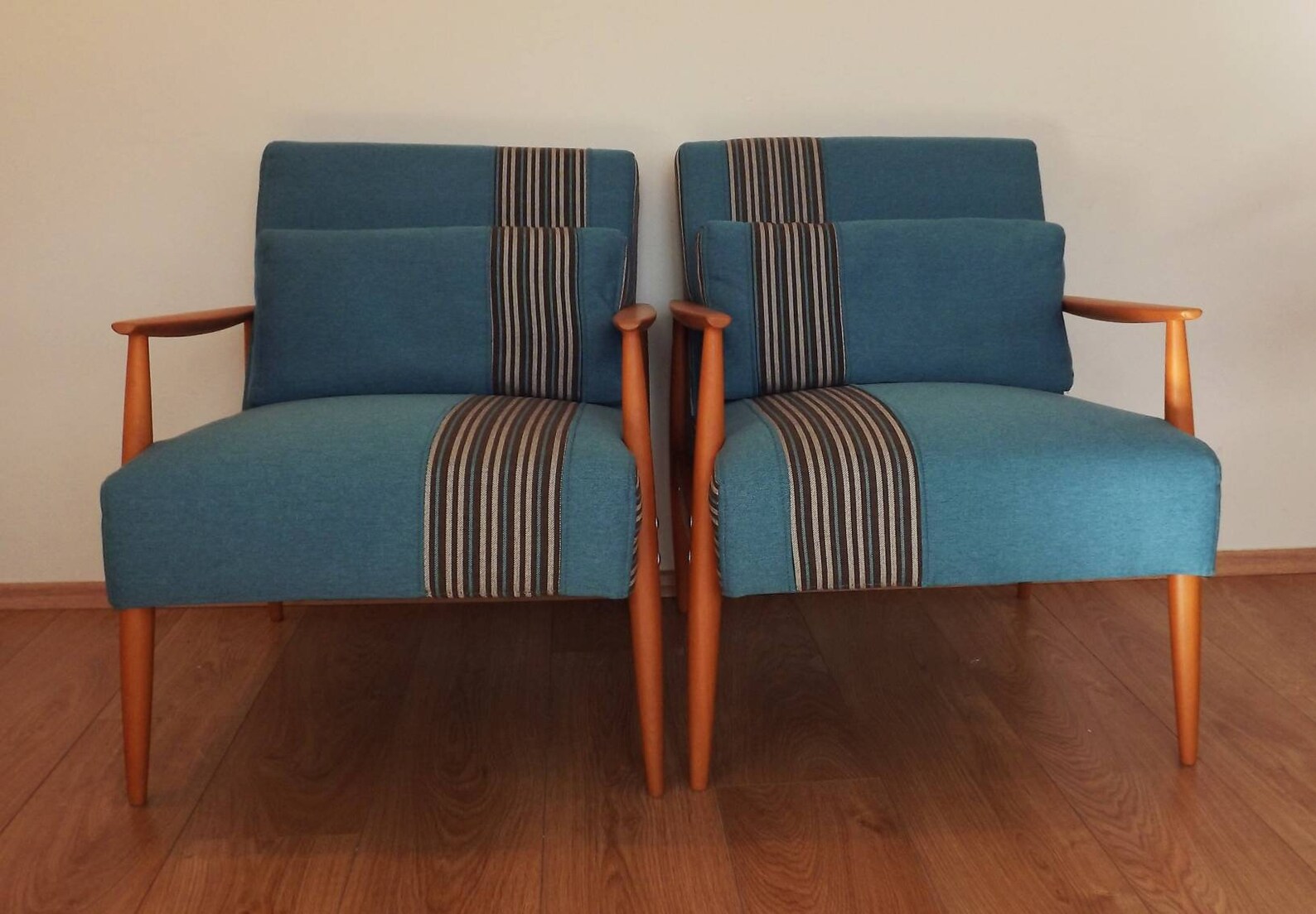 Fauteuils rayés