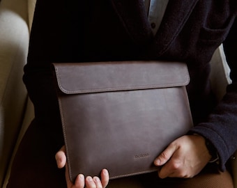 Vintage Leather Laptop Sleeve: Personalized MacBook Case