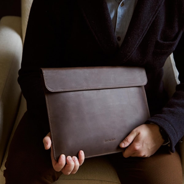Vintage-Laptoptasche aus Leder: Personalisierte MacBook-Hülle